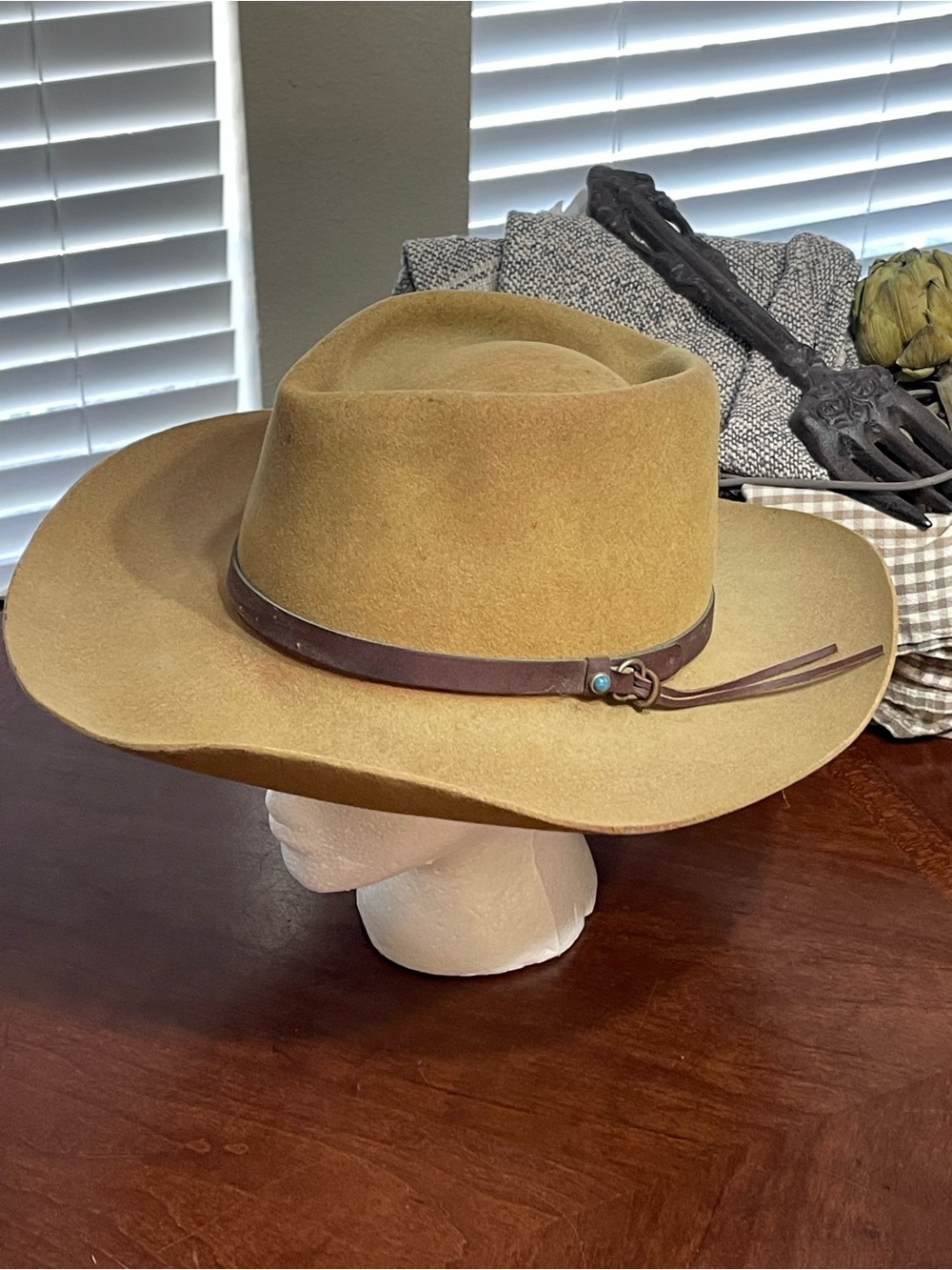 Vintage 1980 cowboy western hat turquoise leather hat band
